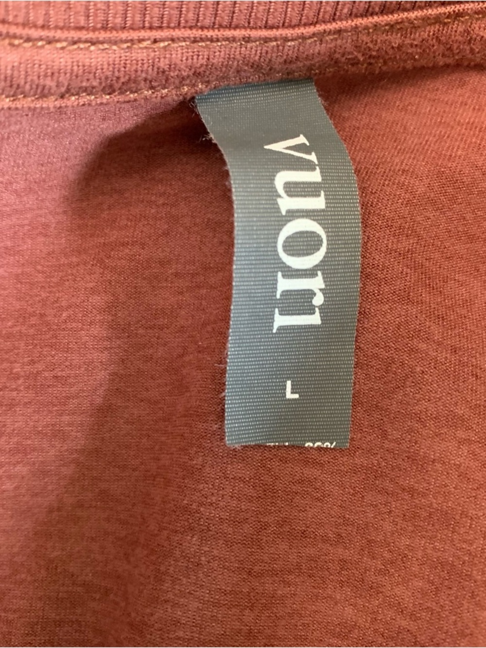 Vuori long sleeve sweatshirt  size large - Picture 3 of 4